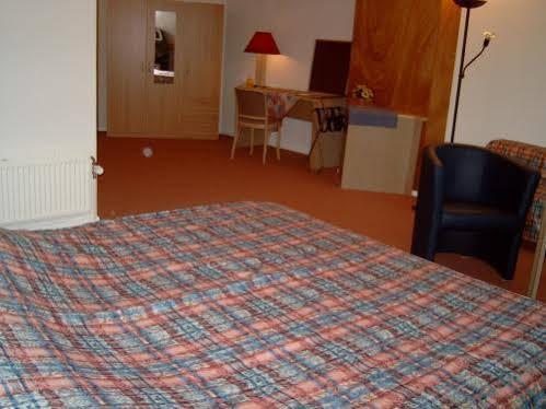 Lucy'S Inn Eesergroen Экстерьер фото