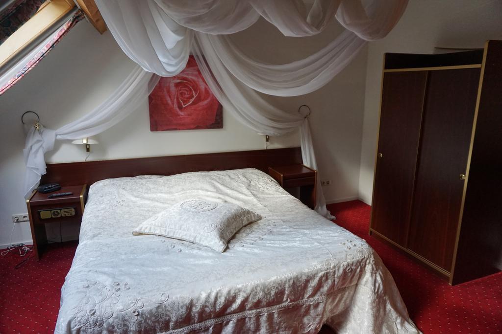Lucy'S Inn Eesergroen Экстерьер фото